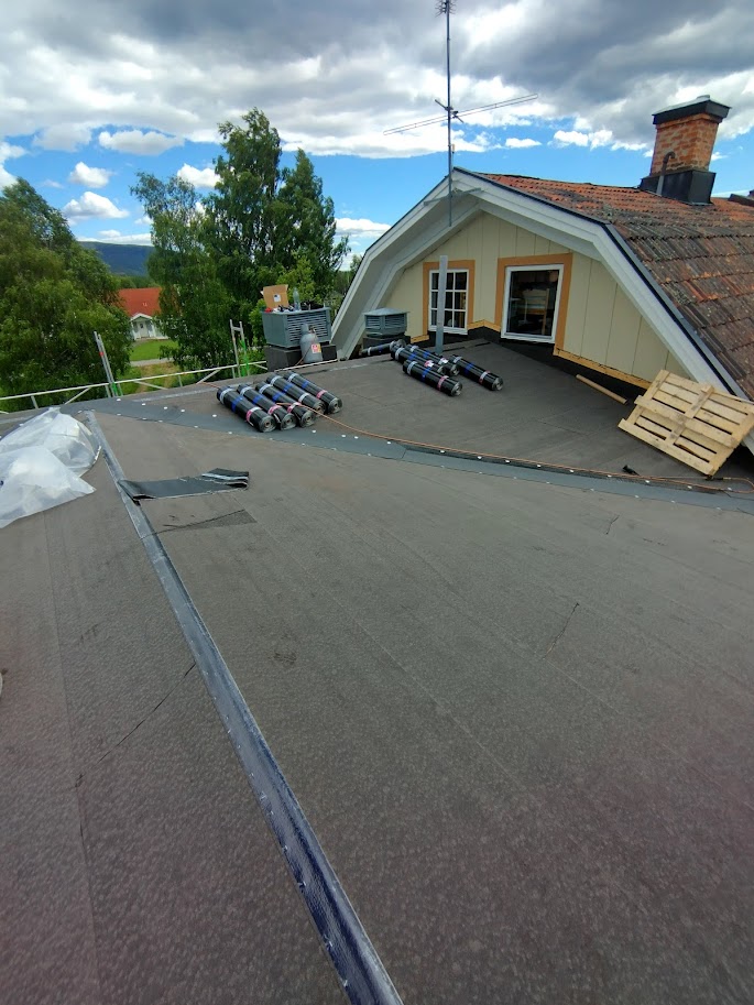Pappläggning på tak i Rätan Jämtland